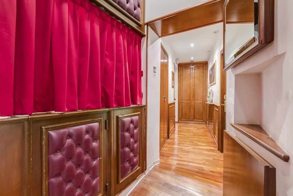 38 Viminale Street Hotel Рим Екстериор снимка