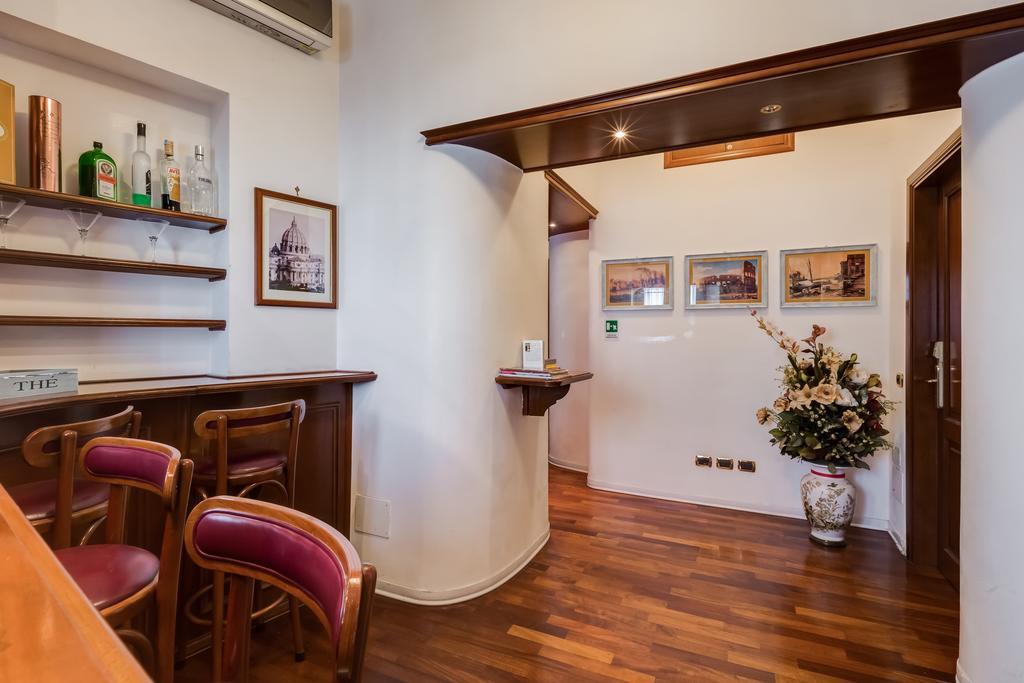 38 Viminale Street Hotel Рим Екстериор снимка