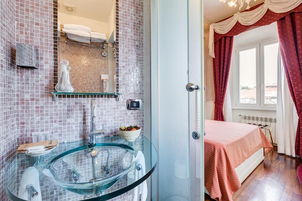 38 Viminale Street Hotel Рим Екстериор снимка