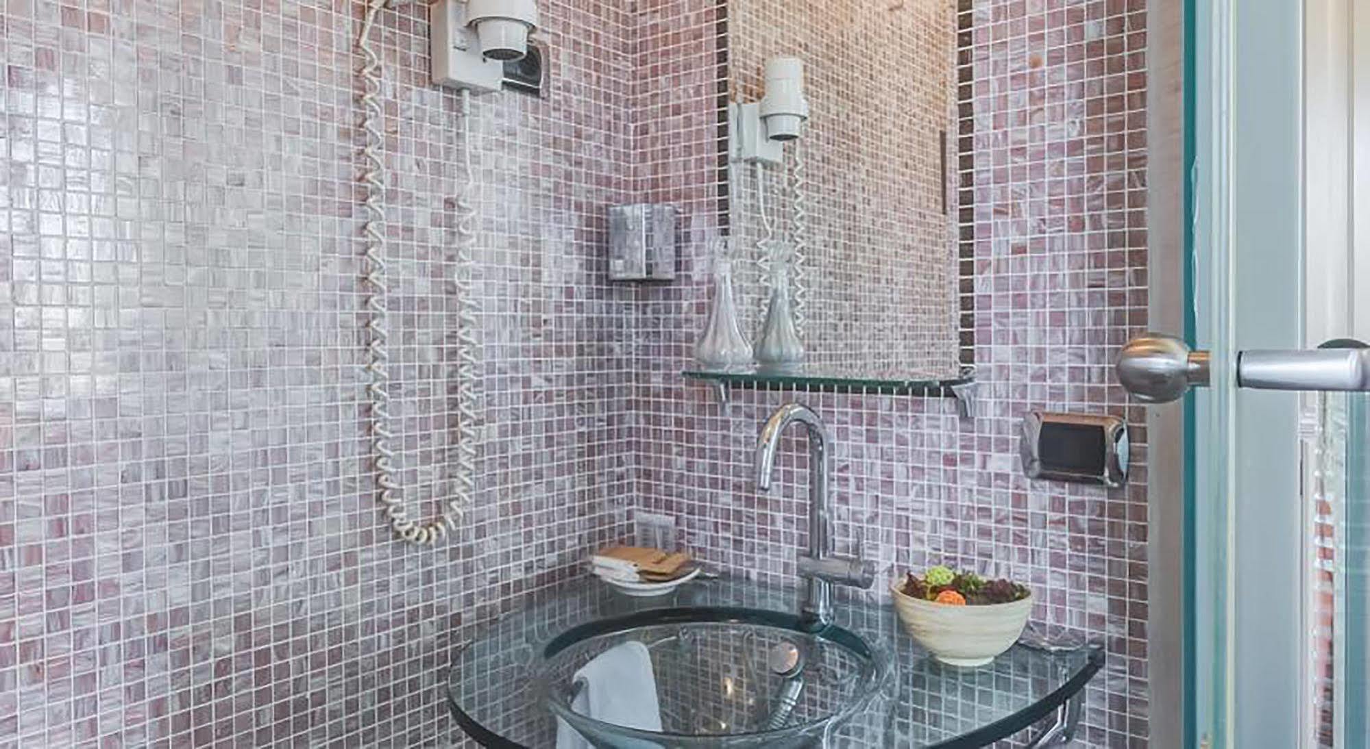 38 Viminale Street Hotel Рим Екстериор снимка